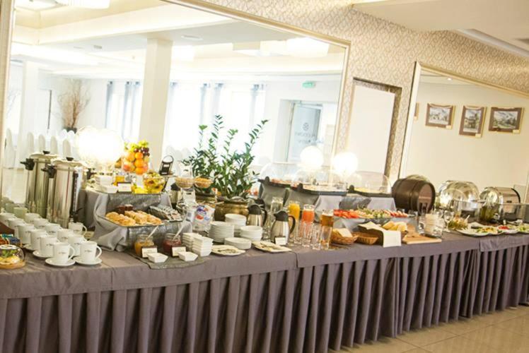 Hotel Miodowy Mlyn Opatów Kültér fotó