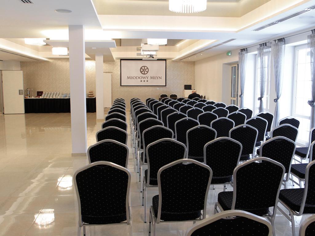 Hotel Miodowy Mlyn Opatów Kültér fotó