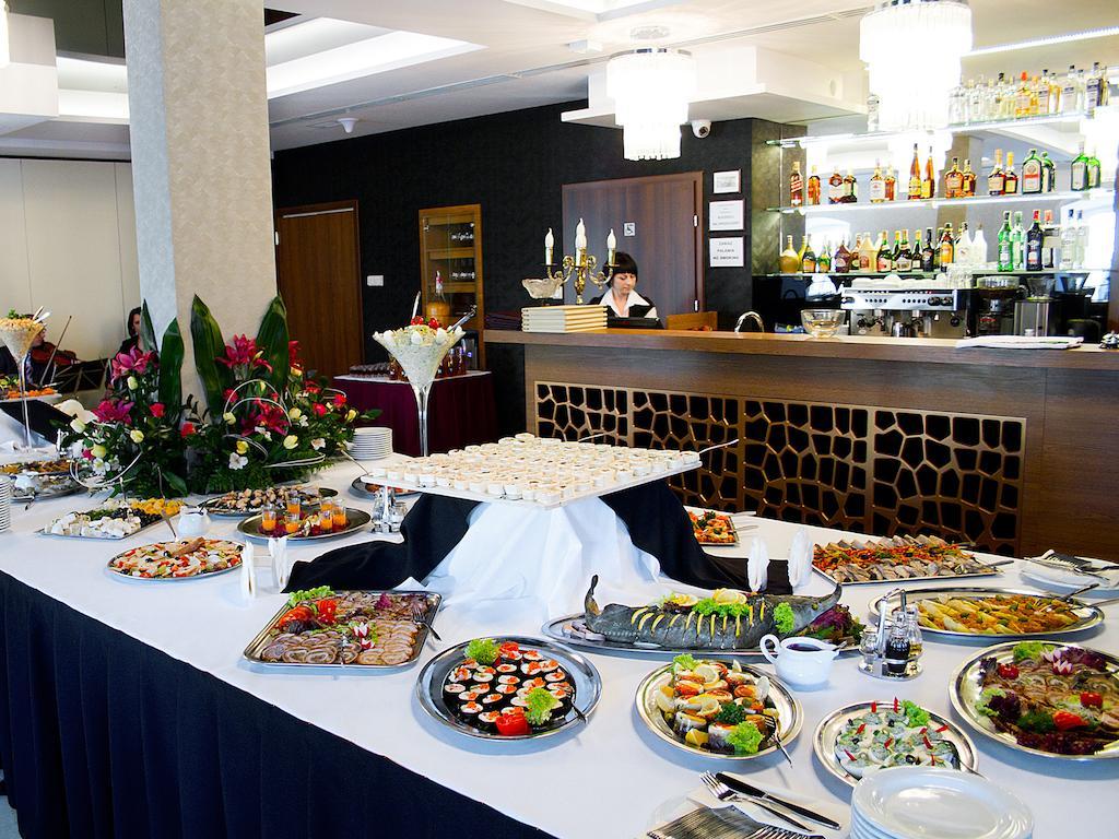 Hotel Miodowy Mlyn Opatów Kültér fotó