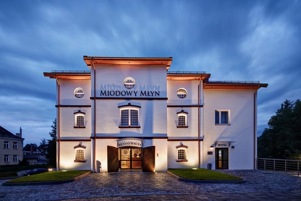 Hotel Miodowy Mlyn Opatów Kültér fotó