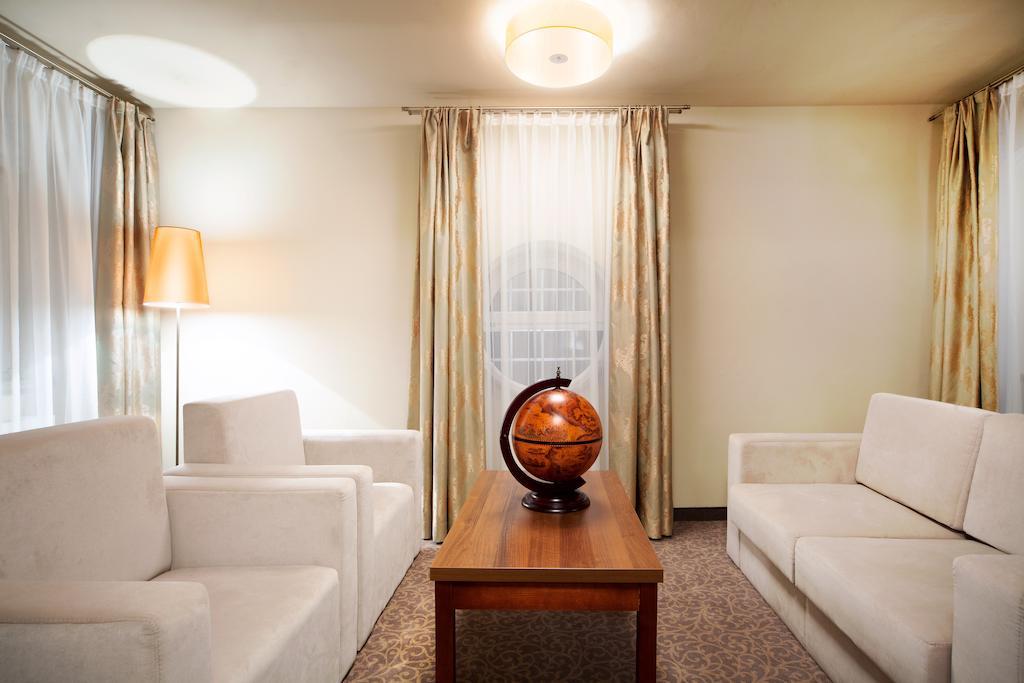 Hotel Miodowy Mlyn Opatów Kültér fotó