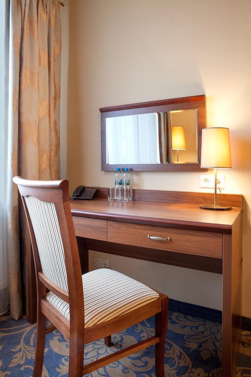 Hotel Miodowy Mlyn Opatów Szoba fotó