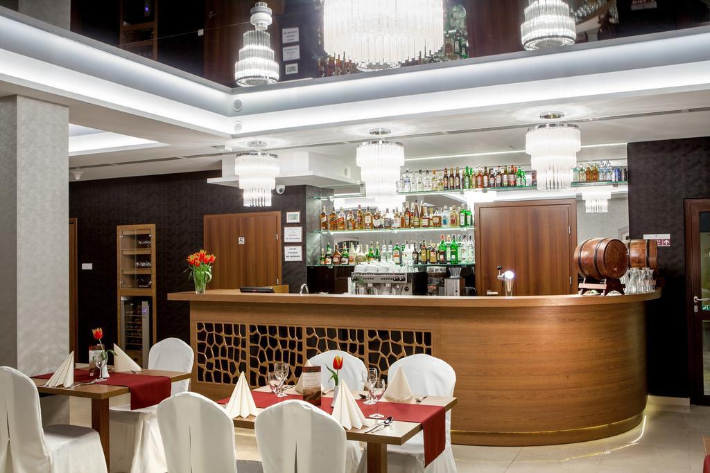 Hotel Miodowy Mlyn Opatów Kültér fotó